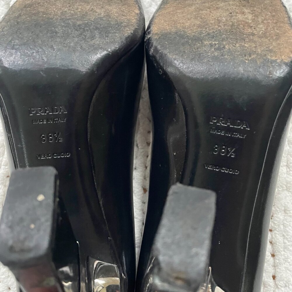 Prada Women's SIlver Accent Black Patent Leather Pumps - Size 8/38.5 - Picture 8 of 8
